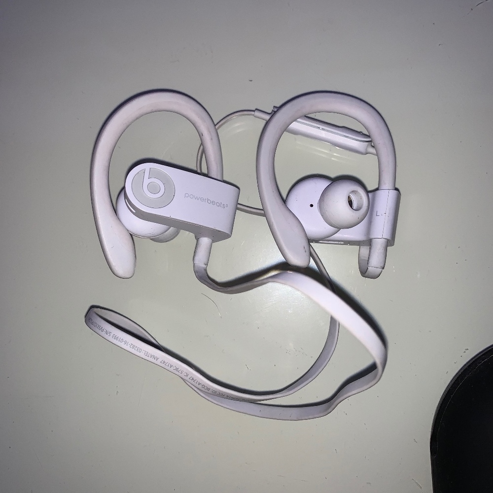 Powerbeats3 Wireless Earphones - White